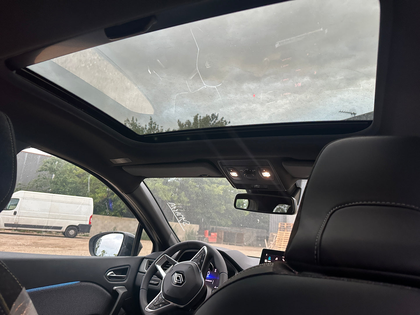Renault Captur Phase 2 Techno 1.3L Tce 155ch BVA ESSENCE 2025 BOITE AUTOMATIQUE ALGERIE 2025 GRIS NARDO