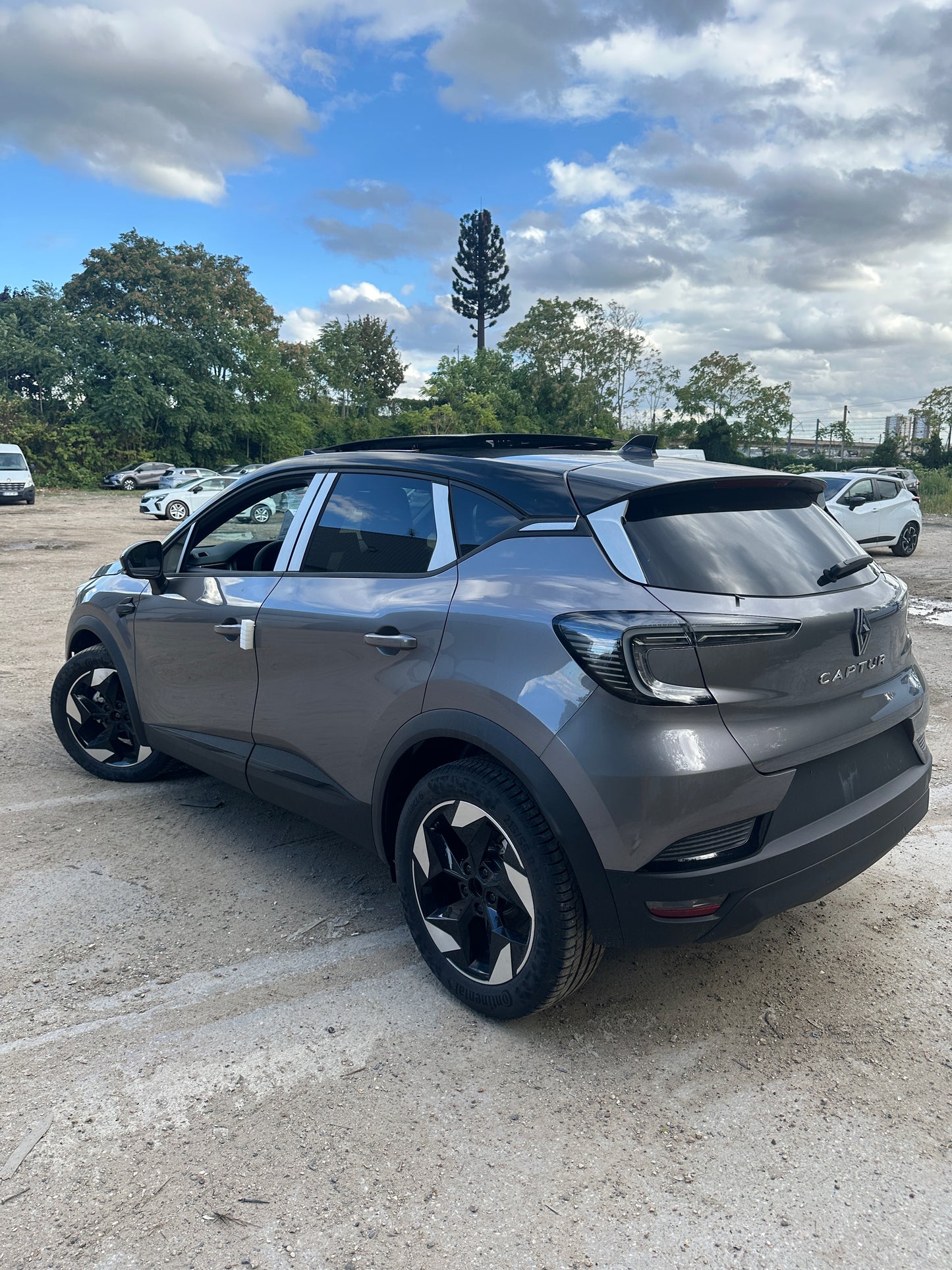 Renault Captur Phase 2 Techno 1.3L Tce 155ch BVA ESSENCE 2025 BOITE AUTOMATIQUE ALGERIE 2025 gris Shiste