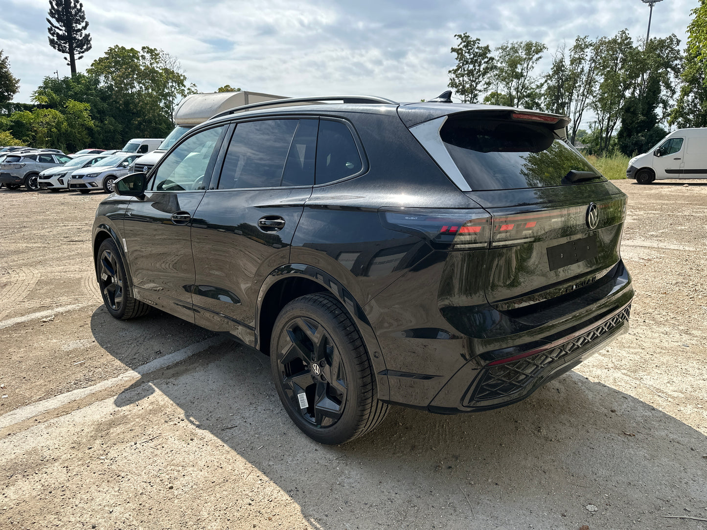 VOLKSWAGEN TIGUAN R-LINE 1.5 etsi 150CV DSG EXPORT ALGERIE