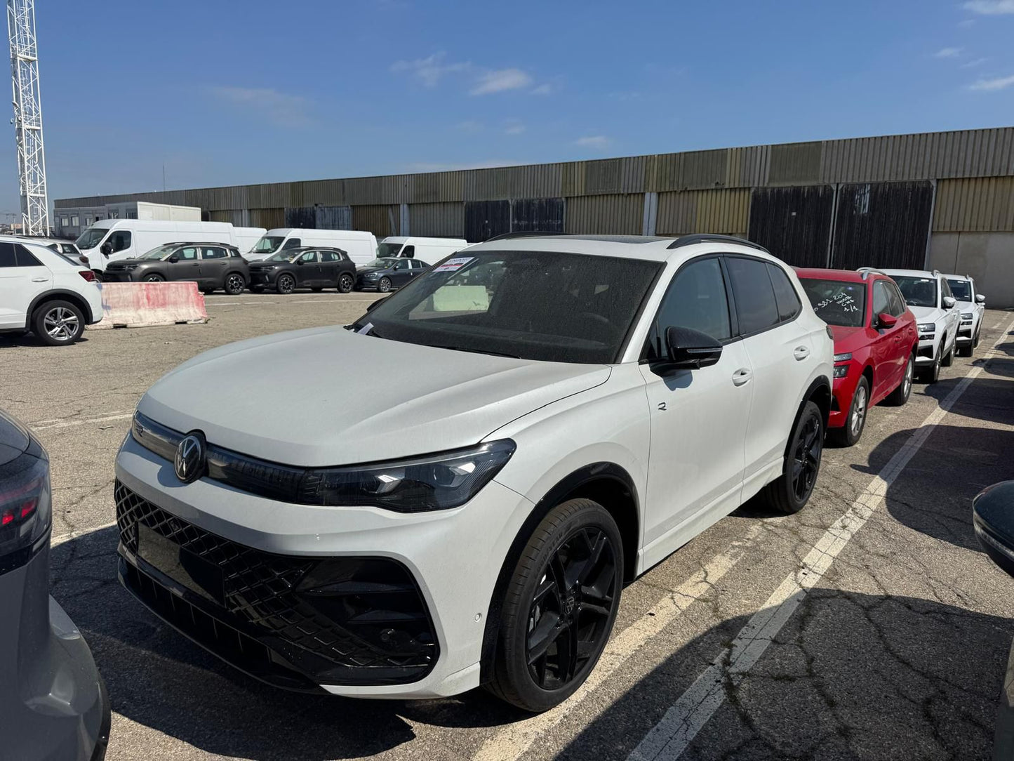 VOLKSWAGEN TIGUAN R-LINE 2.0 TDI 193CV BLANC DSG 4 MOTION EXPORT ALGERIE DISPONIBLE PARIS