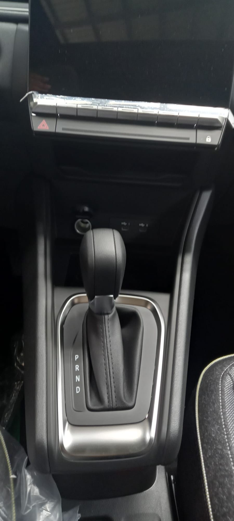 Renault Captur Phase 2 Techno 1.3L Tce 155ch BVA ESSENCE 2025 BOITE AUTOMATIQUE ALGERIE 2025 GRIS NARDO