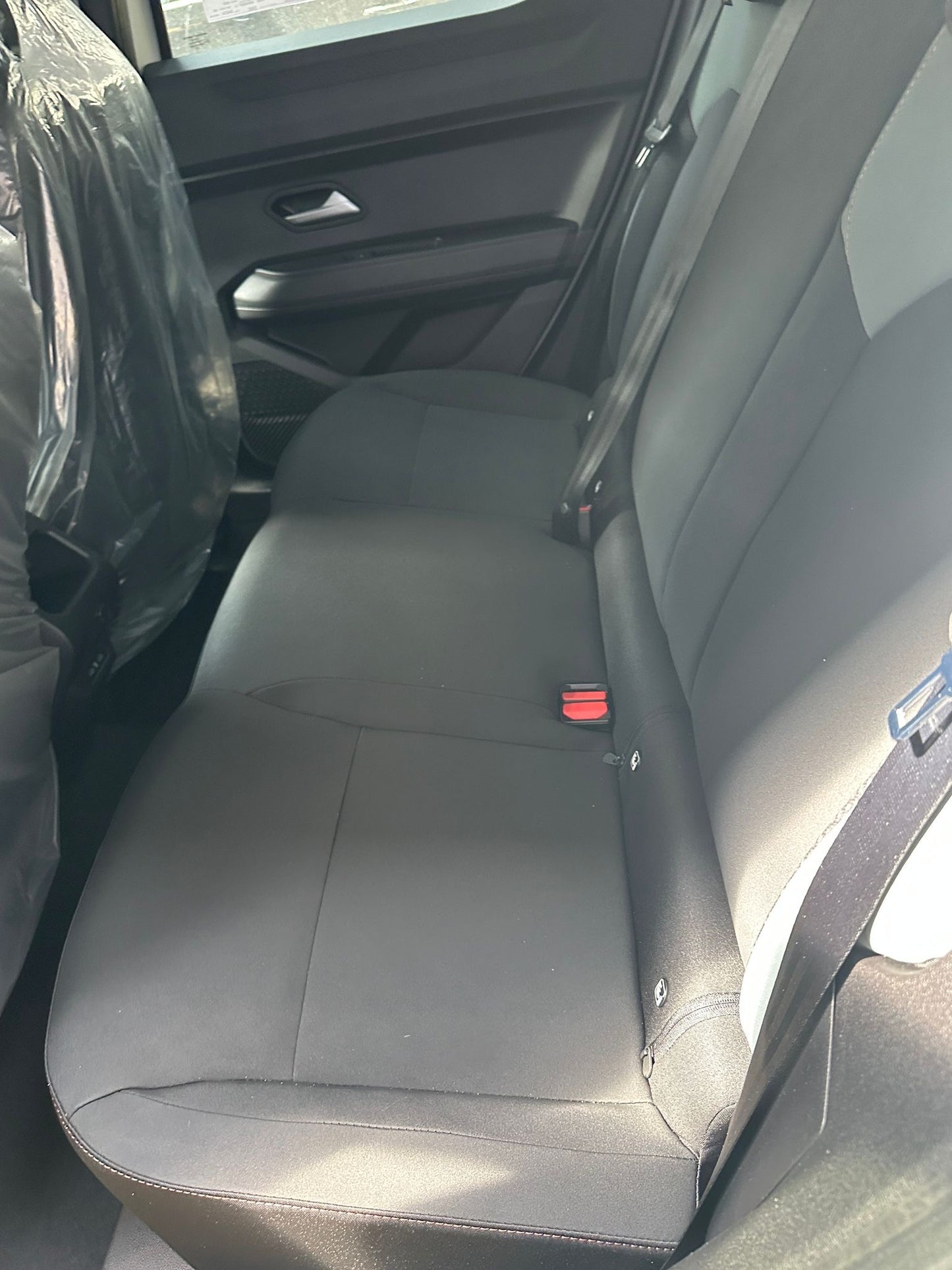 DACIA DUSTER 2026 EXPORT ALGERIE EXTREME 1.3 TCE 150CV BOITE AUTOMATIQUE COULEUR NOIR NEUF 2026