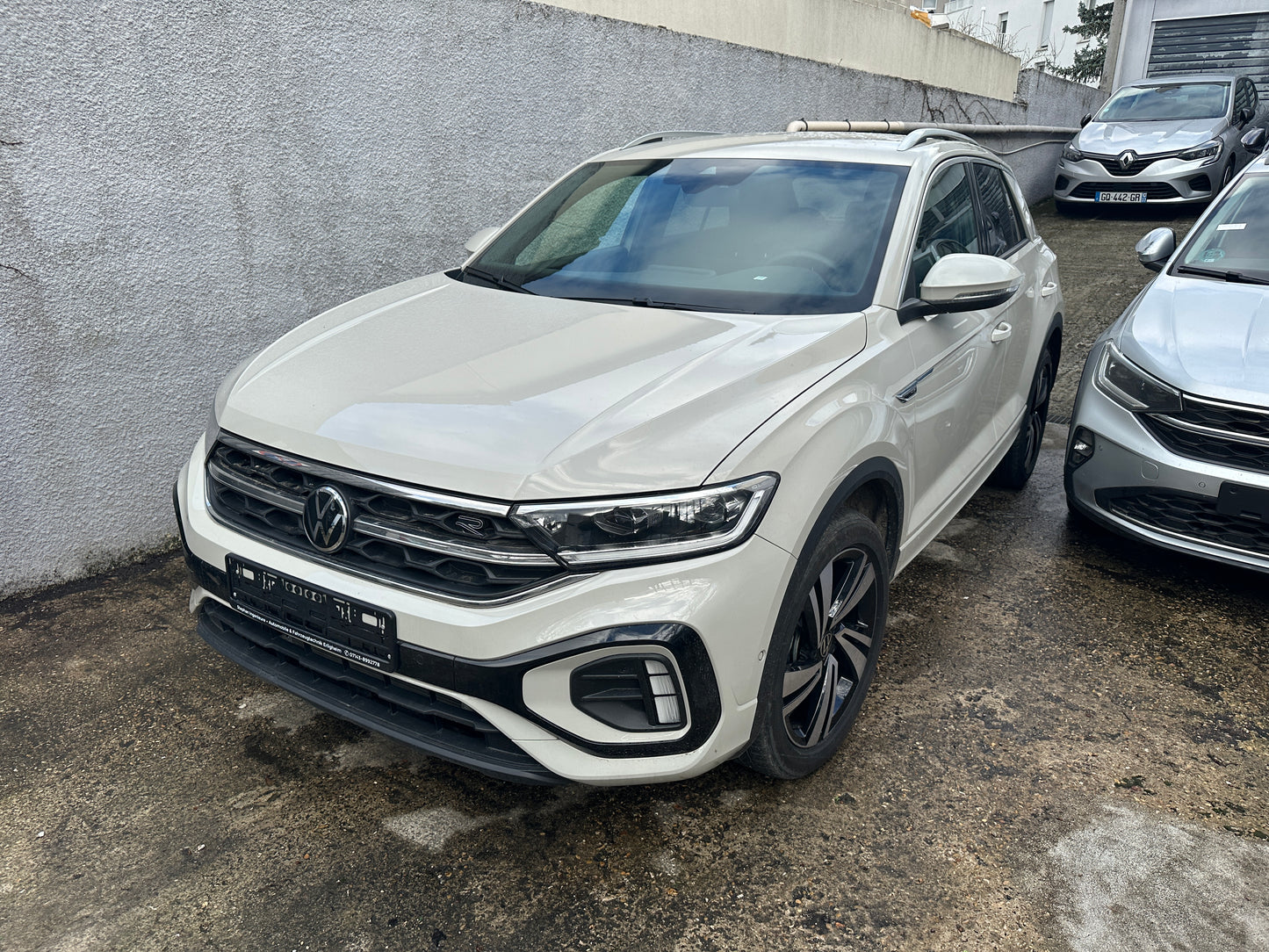 -3 ans : Volkswagen Troc R-Line 1.5 Tsi 150CV boite automatique 2024 - 16800km blanc ( Export Algérie)