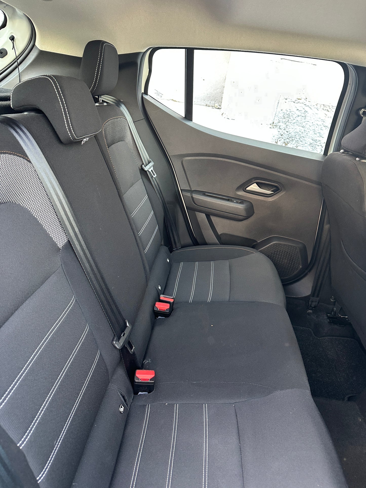 DACIA SANDERO STEPWAY AVEC TOIT OUVRANT TCe 90 BVM6 Export Algérie année Juin 2025 - 37500 km  (-3 ans) AUTO EXPORT ALGERIE