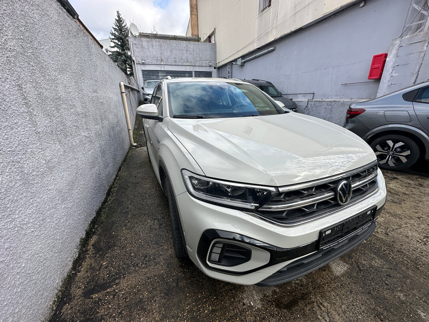 -3 ans : Volkswagen Troc R-Line 1.5 Tsi 150CV boite automatique 2024 - 16800km blanc ( Export Algérie)