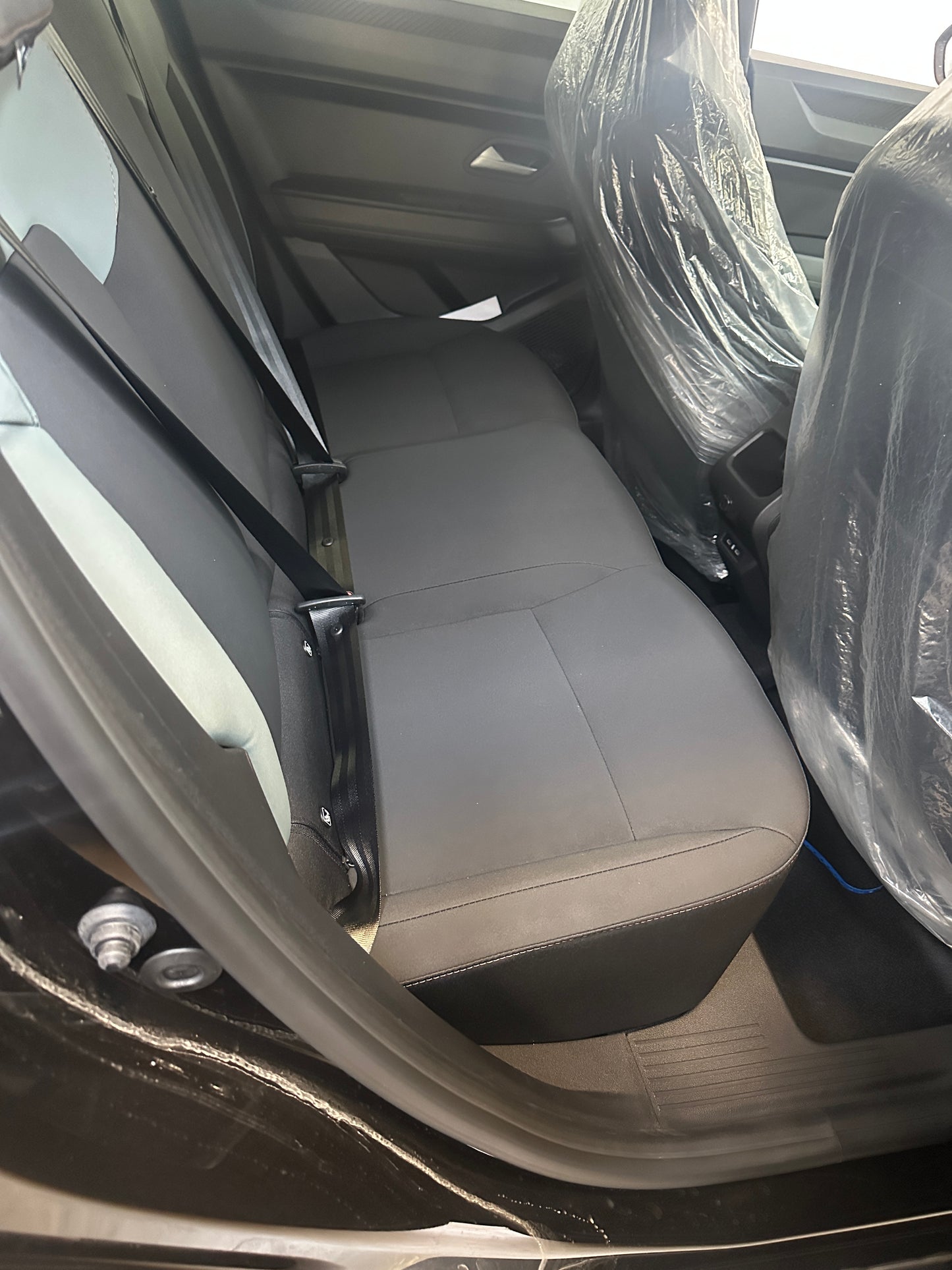 DACIA DUSTER 2026 EXPORT ALGERIE EXTREME 1.3 TCE 150CV BOITE AUTOMATIQUE COULEUR NOIR NEUF 2026