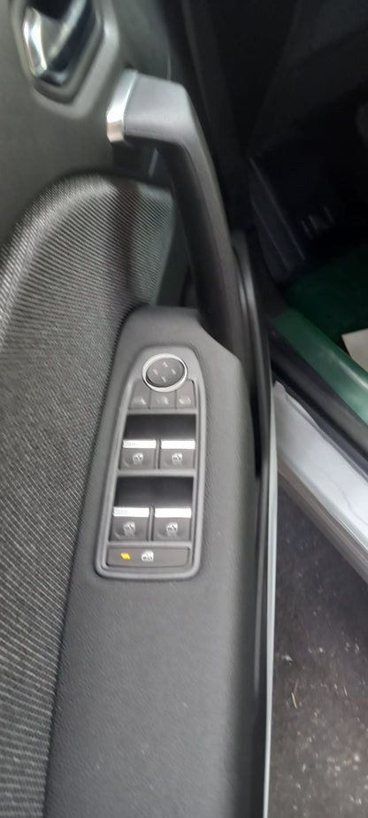 Renault Captur Phase 2 Techno 1.3L Tce 155ch BVA ESSENCE 2025 BOITE AUTOMATIQUE ALGERIE 2025 GRIS NARDO