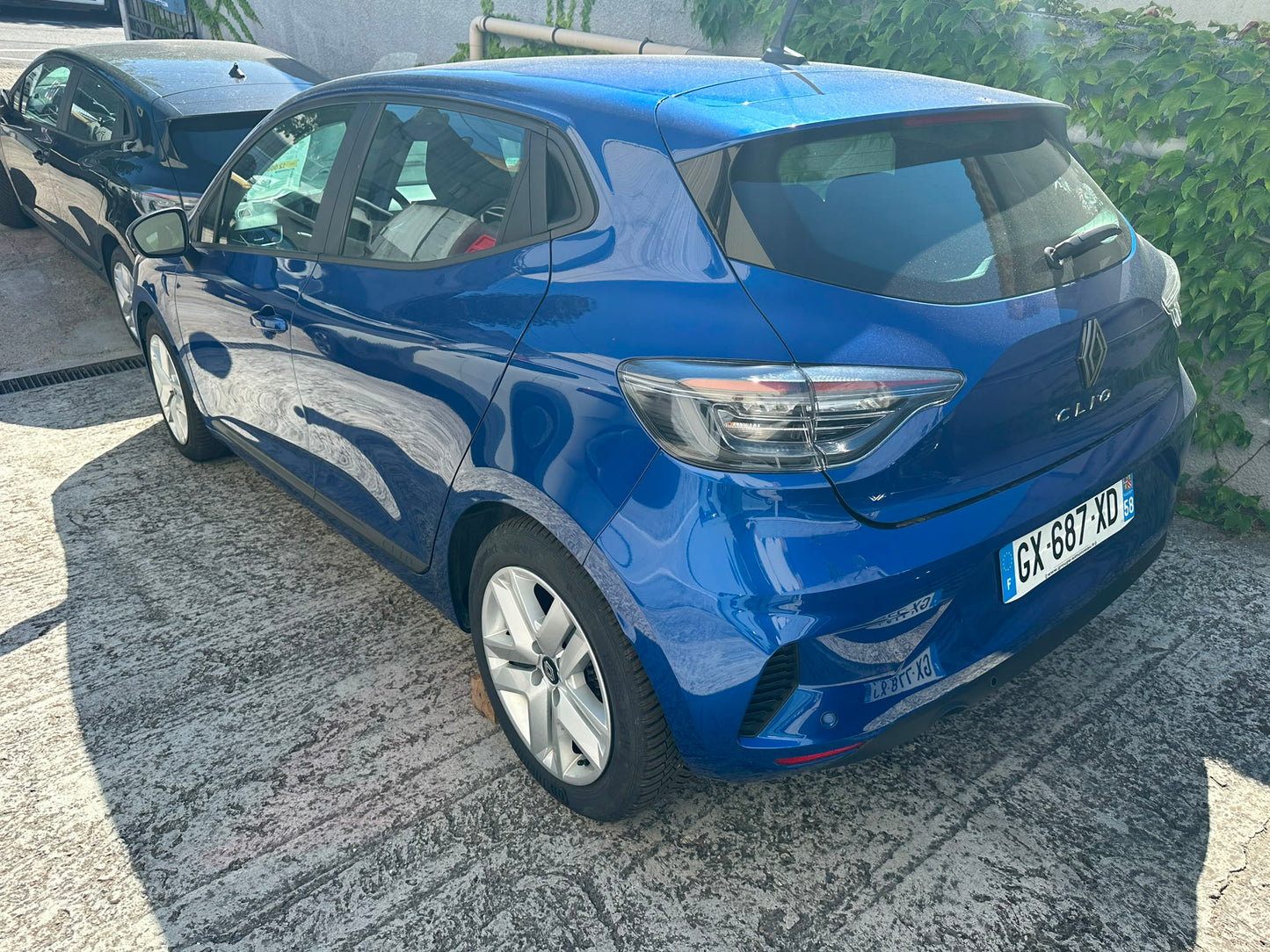 RENAULT CLIO V TCe 90 Evolution -42700 km EXPORT ALGERIE ( -3 ANS  24/07/2024 )bleu