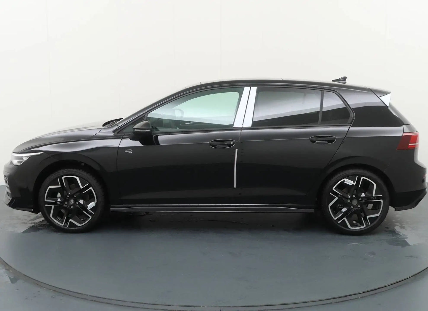 VOLKSWAGEN GOLF 1.5 eTSI EVO2 150 DSG7 R-Line Edition / TOIT PANORAMIQUE  EXPORT ALGERIE
