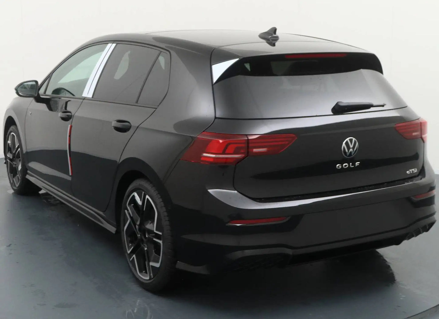 VOLKSWAGEN GOLF 1.5 eTSI EVO2 150 DSG7 R-Line Edition / TOIT PANORAMIQUE  EXPORT ALGERIE