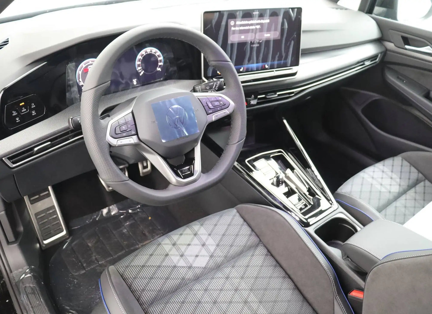 VOLKSWAGEN GOLF 1.5 eTSI EVO2 150 DSG7 R-Line Edition / TOIT PANORAMIQUE  EXPORT ALGERIE